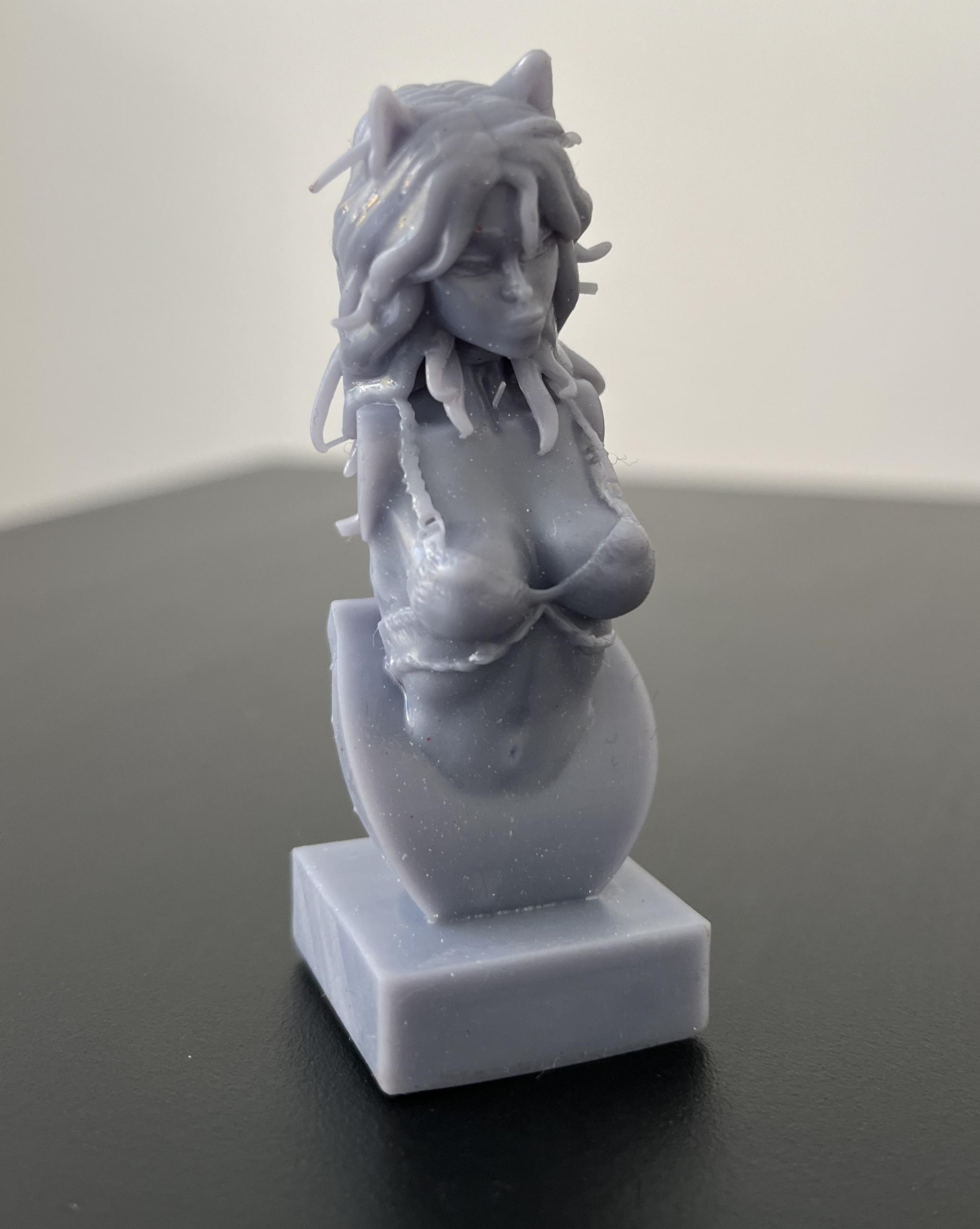 Bust of Waneta the Wolfgirl - miniatures and Collectable